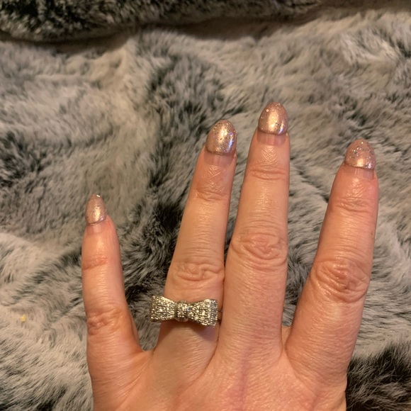 ❤️Exquisite Silver Fashion Bow Ring in Size 7, 8 and 9❤️ - Picture 7 of 7